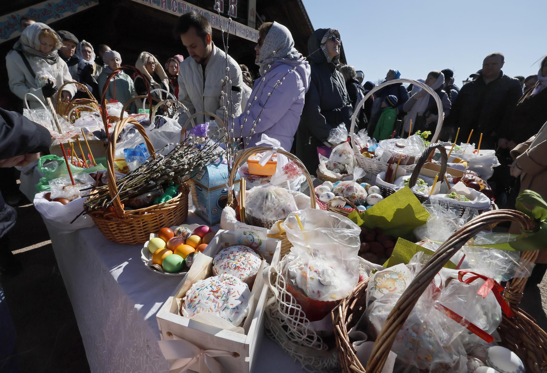 Los cañones callan entre rusos y ucranianos durante la Pascua ortodoxa