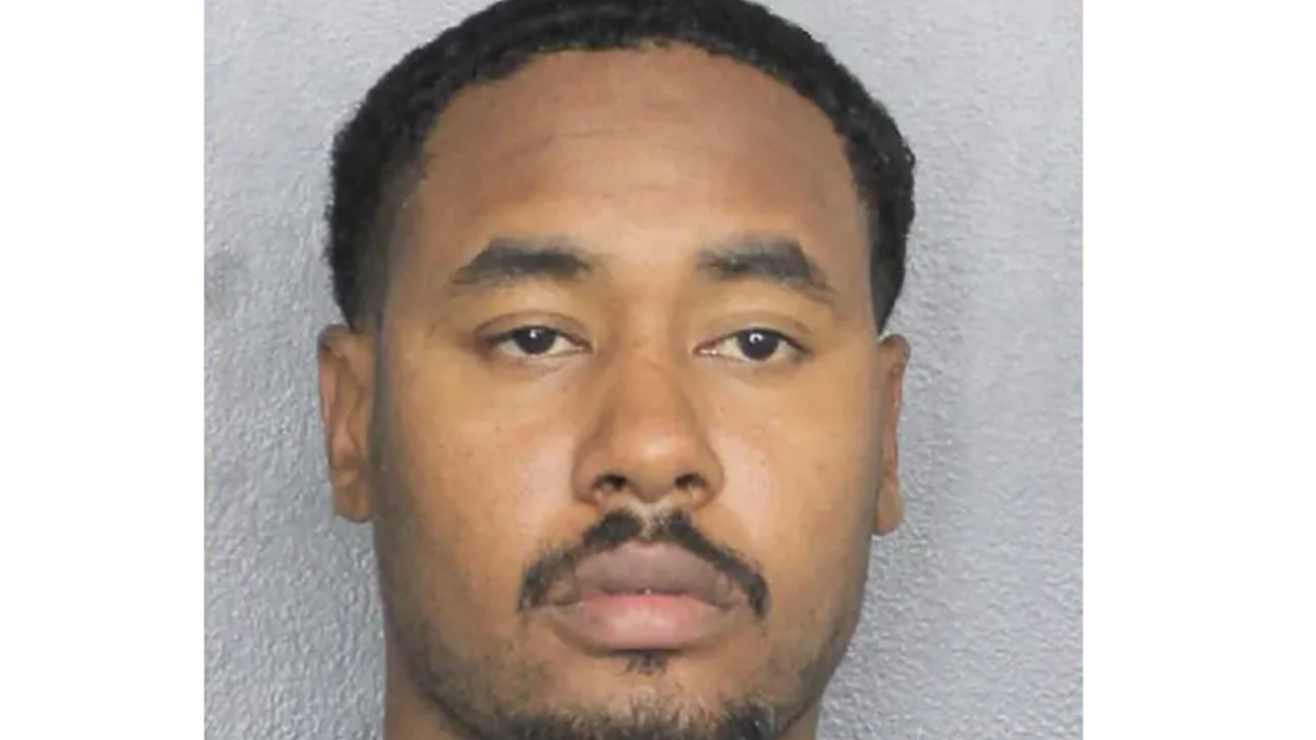 Profesor sustituto tuvo sexo con una alumna en un vehículo en Florida y terminó en prisión