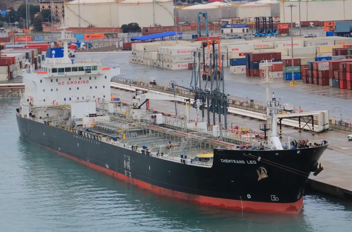 Drones ucranianos atacaron tanquero sancionado por exportar crudo ruso