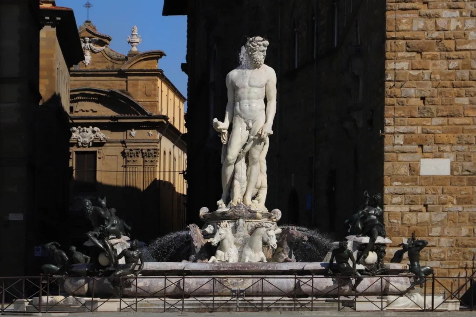 Polémica en Italia: retó viral afectó una escultura del siglo XVI en Florencia