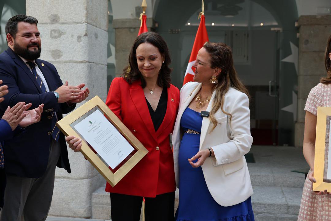 María Corina Machado y Edmundo González reciben la Medalla de Honor de la Villa de Galapagar en España (FOTOS)