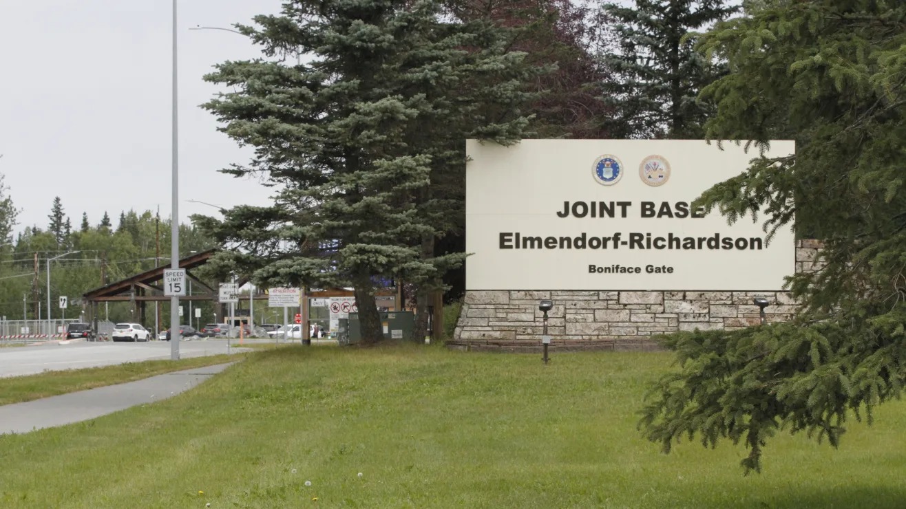 El brutal ataque de un oso pardo a militares durante entrenamiento en base del Ejército en Alaska