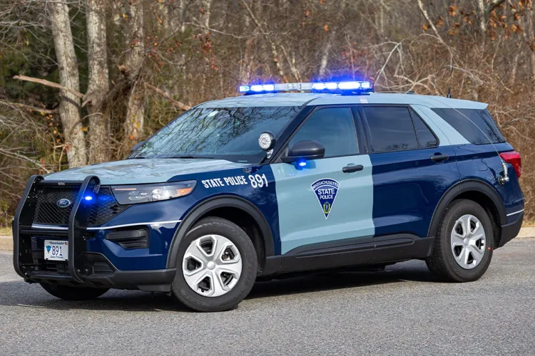 Los cadáveres de dos niños fueron hallados en vivienda de Massachusetts y su madre es la asesina