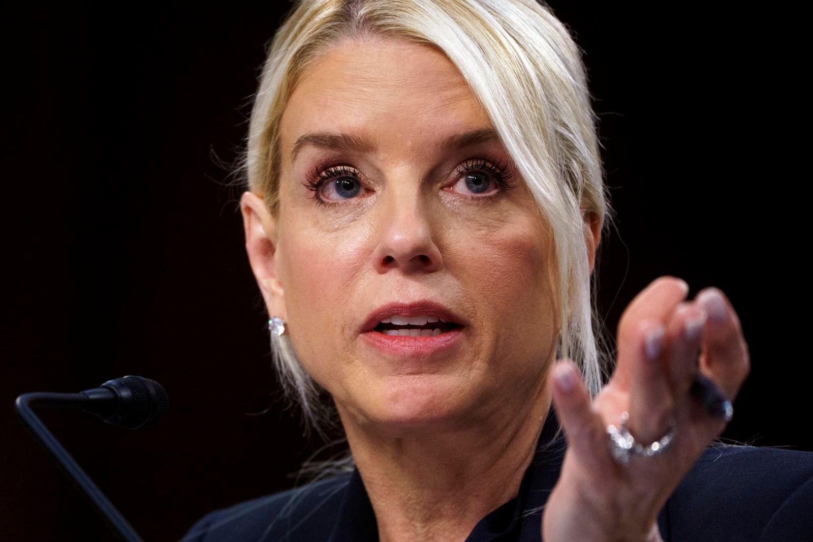 Pam Bondi desafía al Congreso y no comparecerá por el caso Jeffrey Epstein
