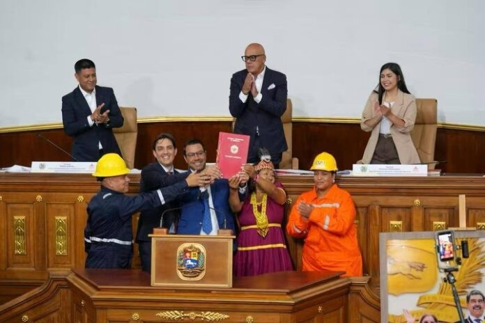 Nueva ley de minas abre inversiones, pero persisten dudas sobre seguridad jurídica, según experto