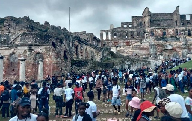 Haití decreta tres días de luto por víctimas de tragedia en monumento histórico
