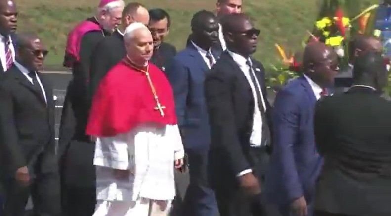 El papa León XIV llega a Camerún, segunda etapa de su viaje a África