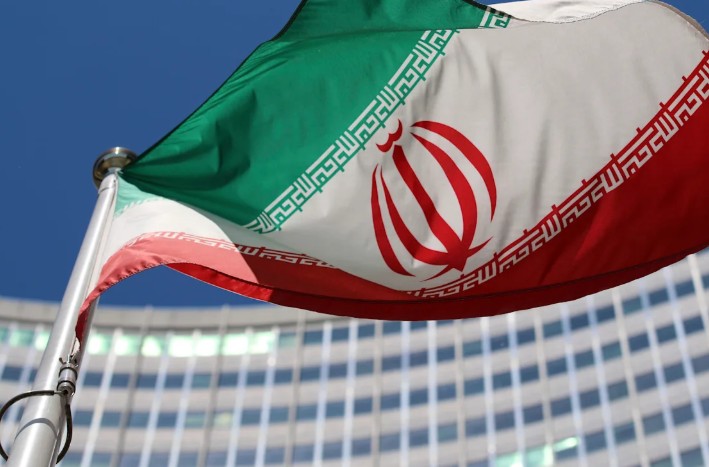 Irán defiende su programa nuclear y acusa a EEUU de querer privarle de sus derechos