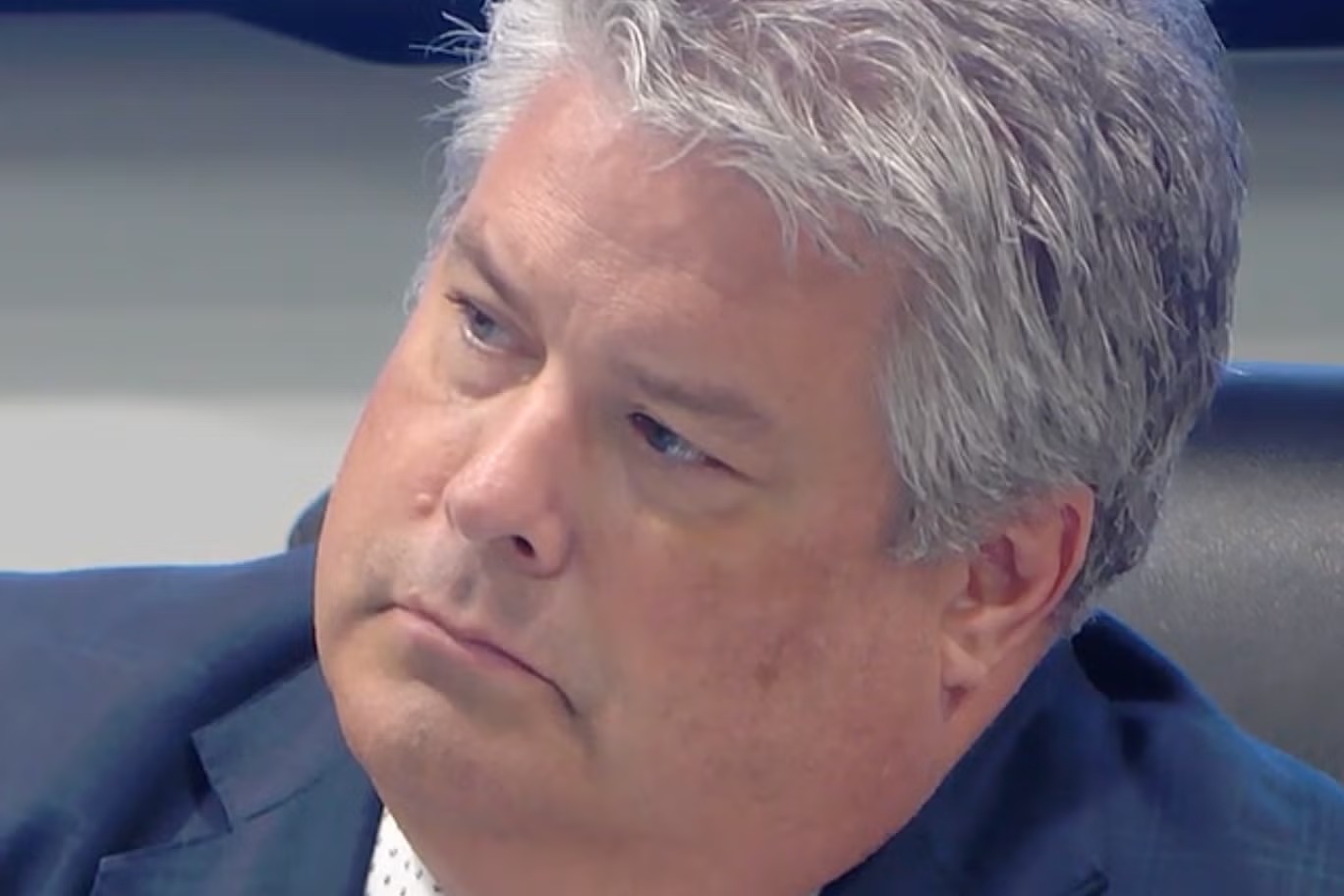 Escándalo: Pillaron al alcalde de Carolina del Norte sin pantalones en el ayuntamiento con una empleada