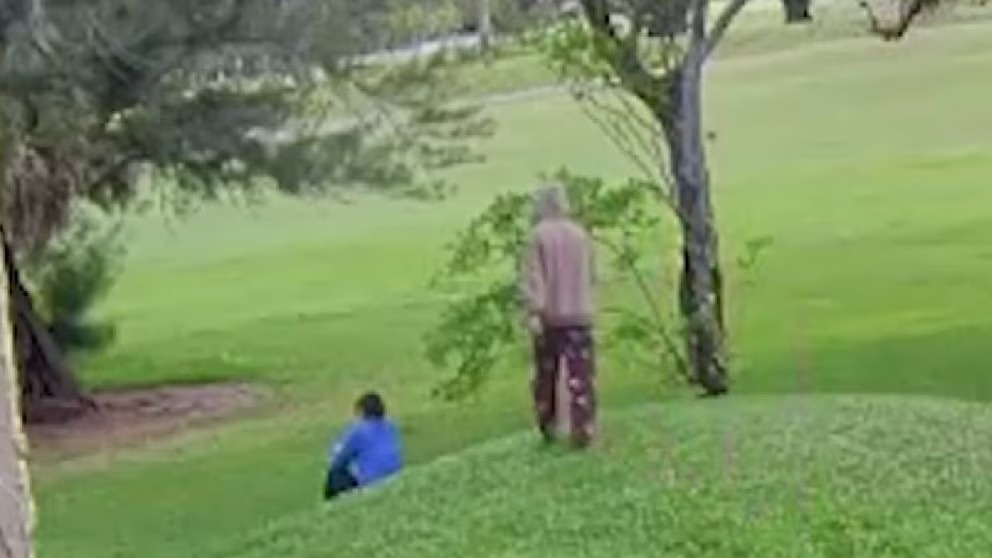 Están tras la pista de un hombre que atacó a una mujer y se masturbó en público en Florida