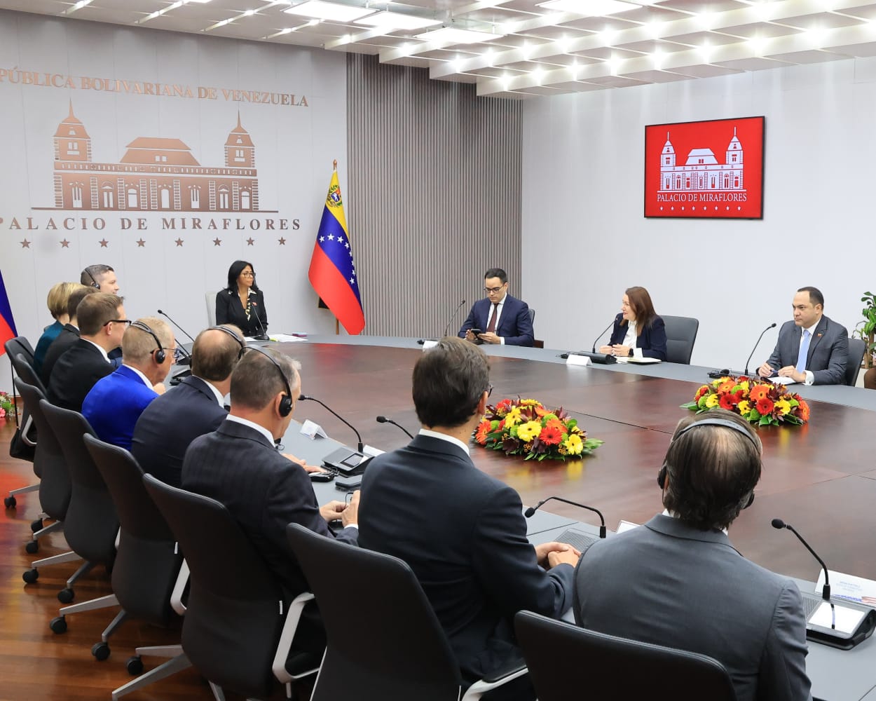 Delcy Rodríguez confirmó negociaciones con ExxonMobil y ConocoPhillips en plena reactivación petrolera