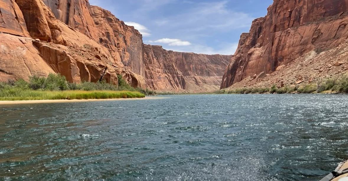 Se ahogó en un río de Colorado al intentar recuperar un sombrero que salió volando