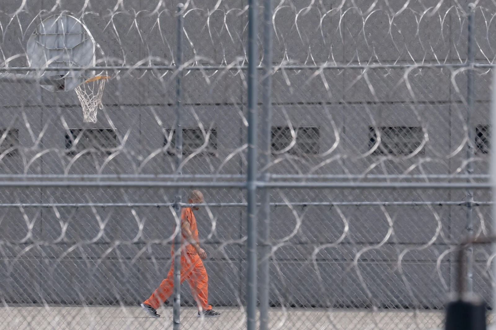 Un latino falleció bajo custodia de ICE en Miami: la decimoséptima muerte del año en EEUU