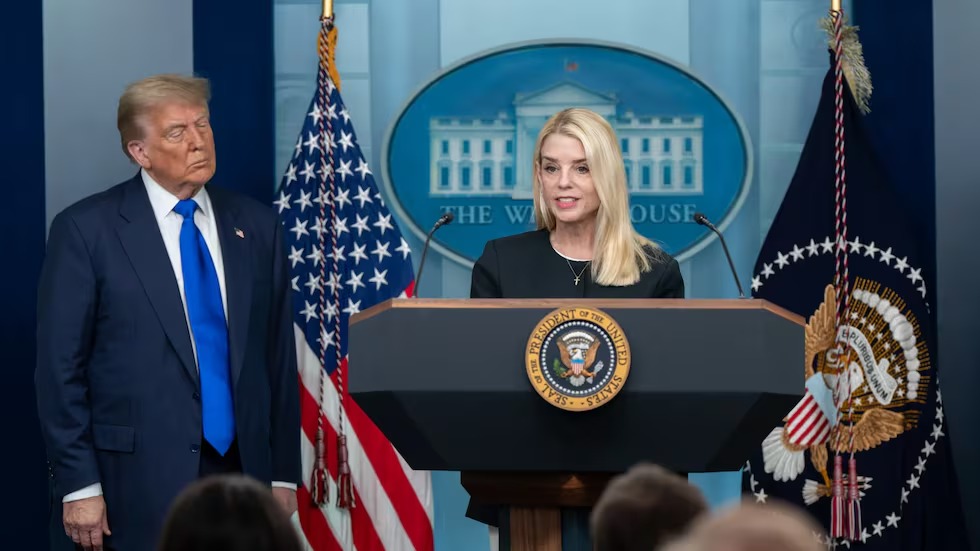 Pam Bondi comparecerá ante comisión del Congreso de EEUU por el caso Jeffrey Epstein