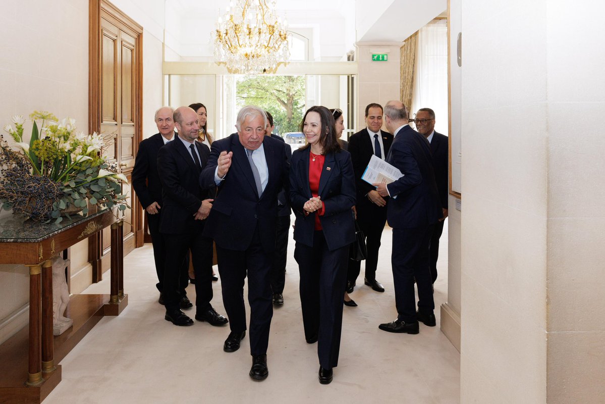 Presidente del Senado francés urgió elecciones en Venezuela tras reunirse con María Corina Machado