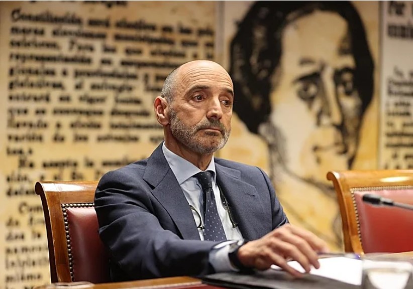 El amigo de Zapatero investigado por la trama Plus Ultra se niega a declarar en el Senado