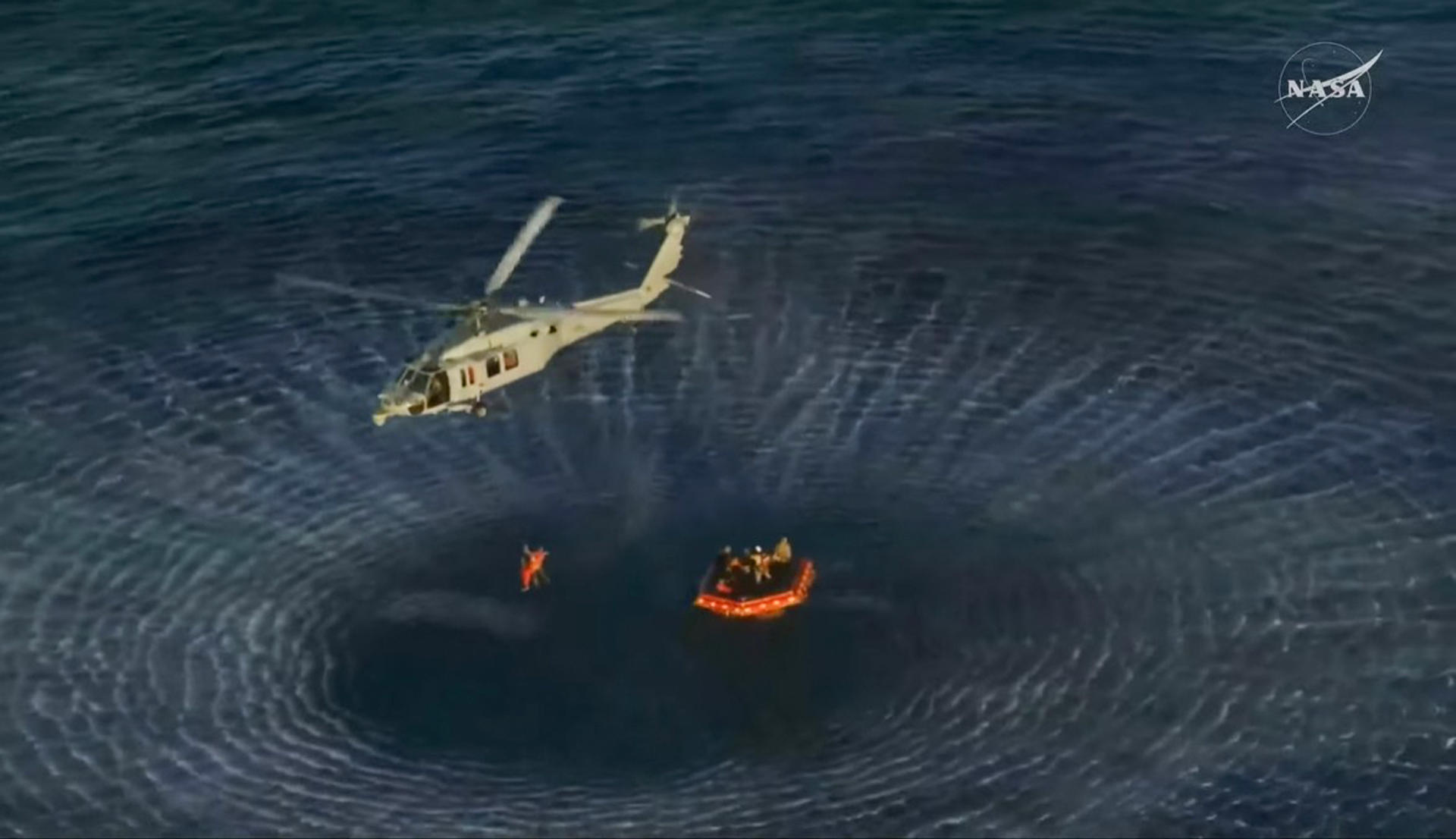 El emocionante mensaje de los tripulantes de Artemis II tras cruzar la atmósfera