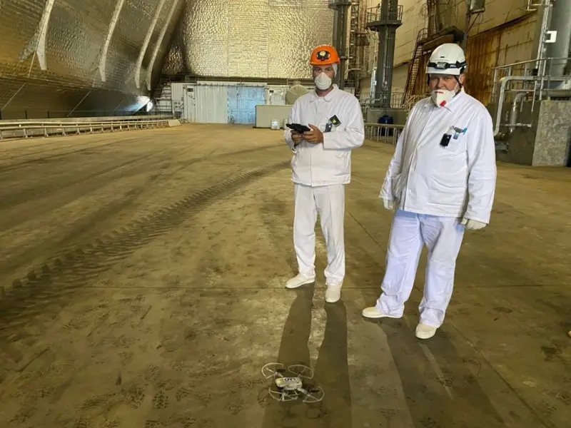 El hombre con "el trabajo más peligroso del mundo": recorre bajo el reactor de Chernóbil