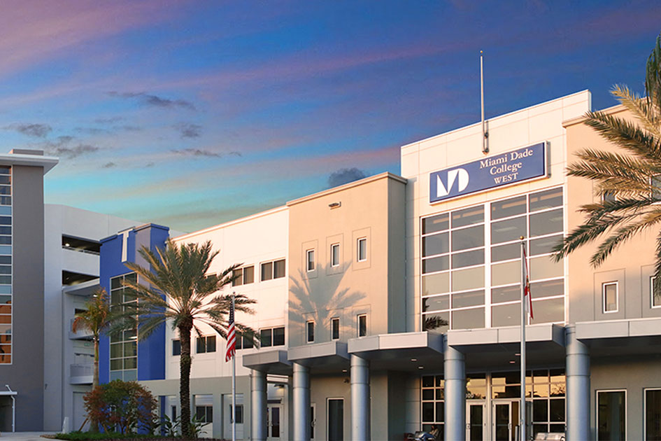 Florida cierra puertas de universidades públicas a inmigrantes