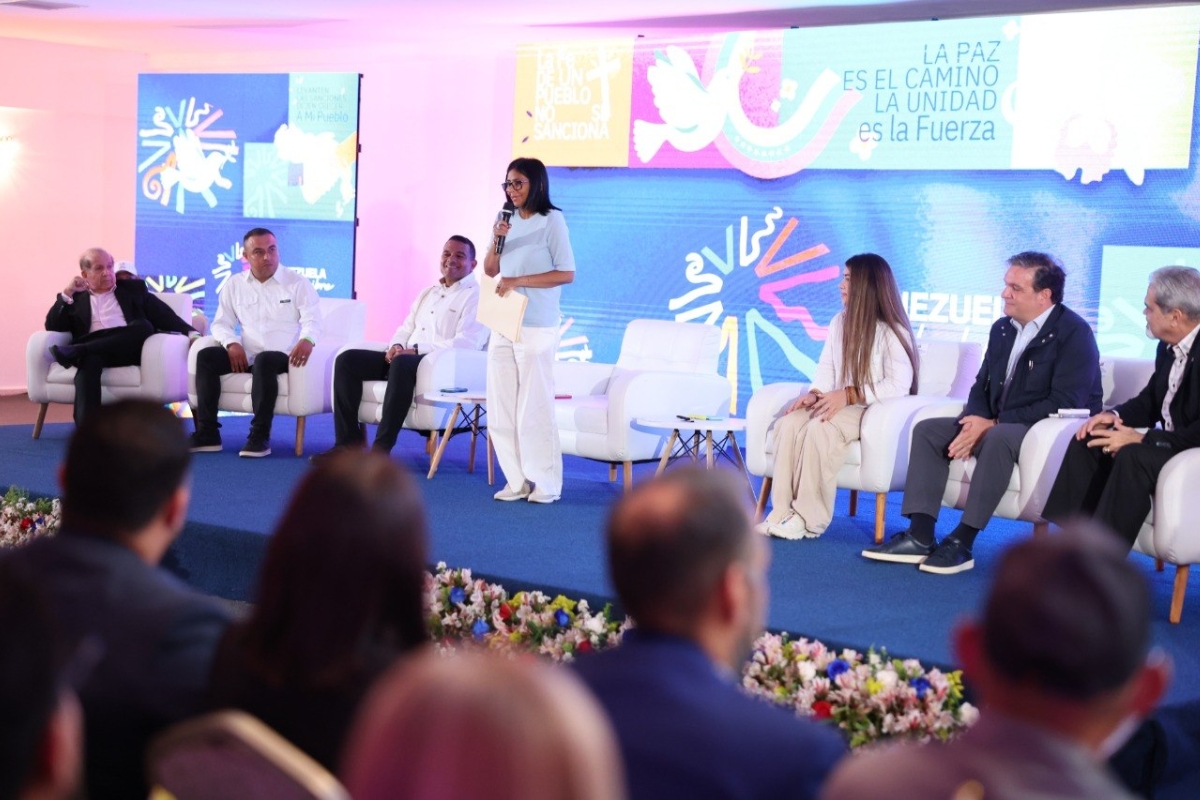 Delcy Rodríguez fingió desinterés electoral mientras hace campaña: "no vine aquí a buscar votos"