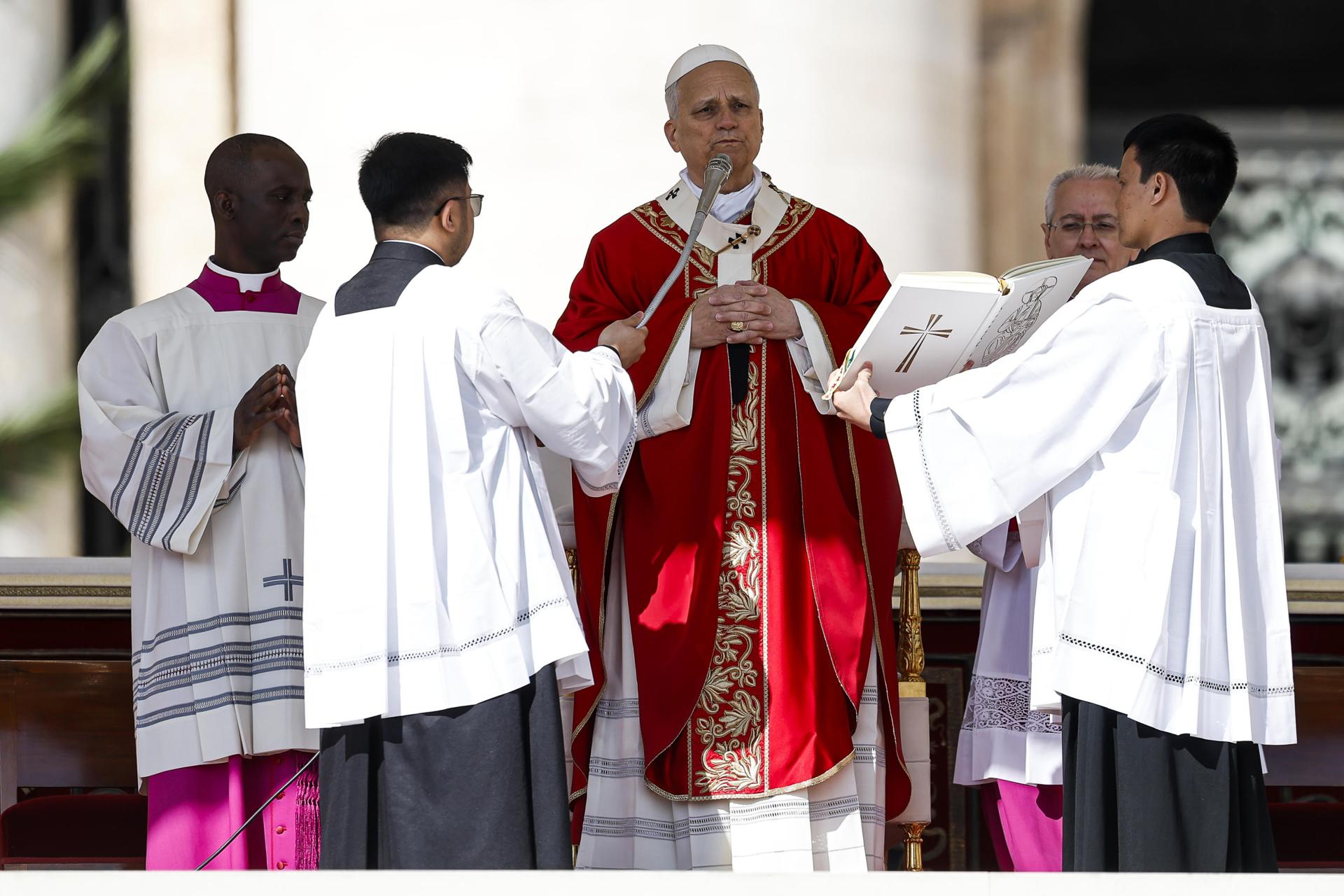 El papa León XIV pidió rezar en Semana Santa "por las víctimas inocentes de la guerra"