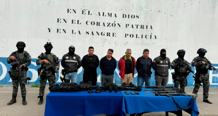Capturaron en Ecuador a tres policías y un militar retirados por presunto tráfico de armas