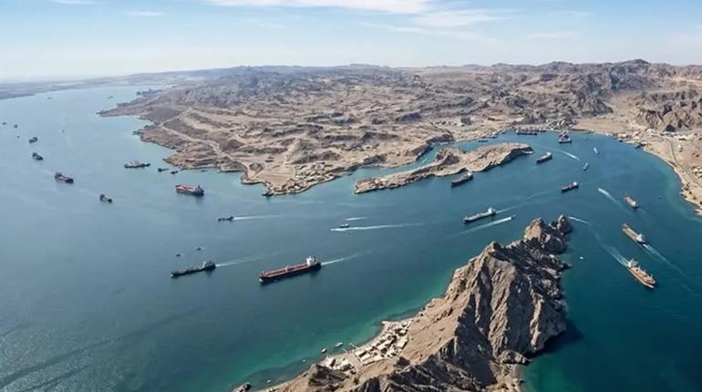 Régimen de Irán confirmó que EEUU le confiscó un buque en el estrecho de Ormuz