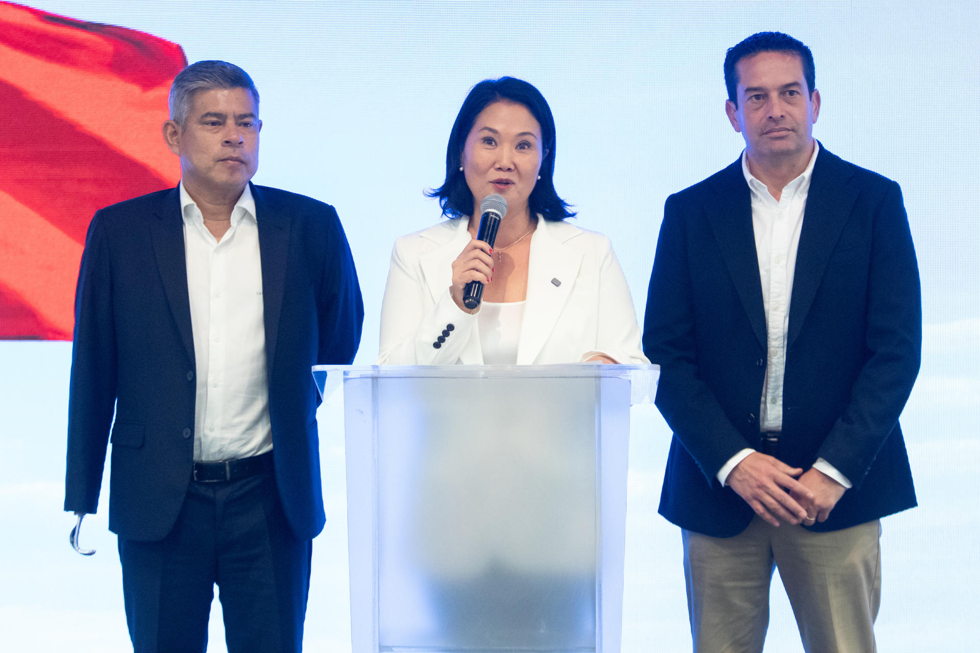 Keiko Fujimori y López Aliaga disputarán segunda vuelta en Perú, según conteo rápido de actas