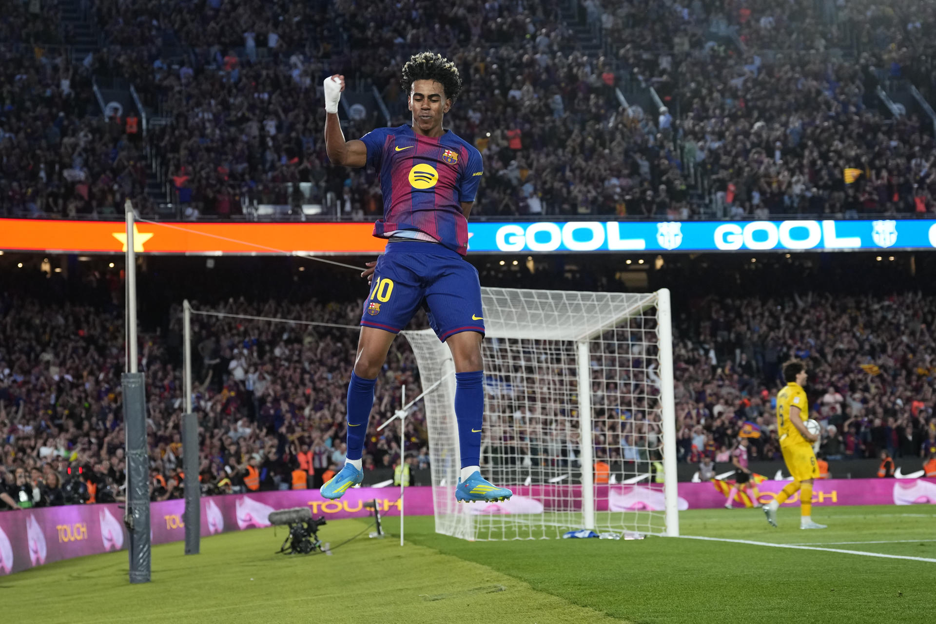 El Barcelona selló con goleada el derbi ante el Espanyol y marca distancia en LaLiga