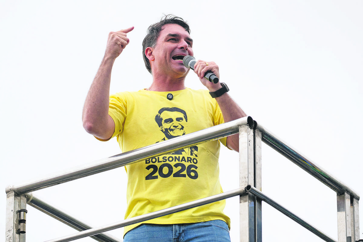 Flávio Bolsonaro busca la presidencia de Brasil con discurso religioso y promesas de seguridad extrema