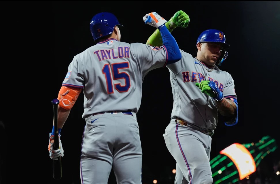 Venezolano Francisco Álvarez pegó dos TABLAZOS en la paliza de los Mets a Gigantes (VIDEOS)