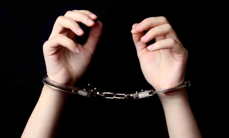 Acabó tras las rejas luego de desnudarse durante multitudinario evento religioso en Utah