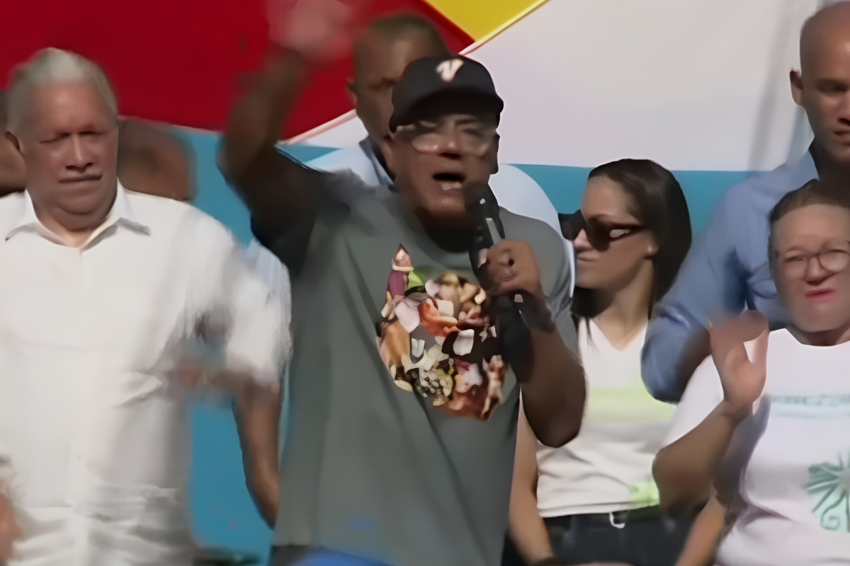 Jorge Rodríguez llegó a Guarenas para hablar de sanciones, pero olvidó darse colita en el metro