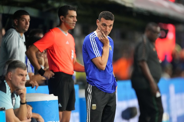 ¡Bombazo! Lionel Scaloni es uno de los grandes candidatos para dirigir a Real Madrid