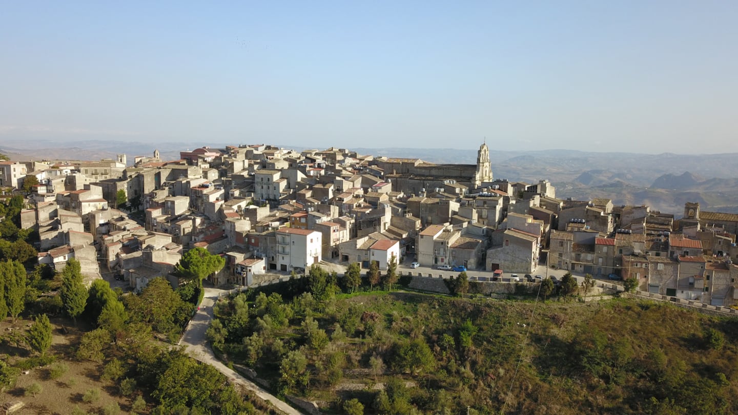 El pueblo medieval de Italia que ofrece casas por 1 euro para empezar de cero