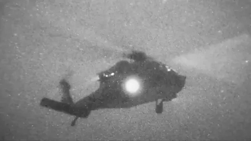 VIDEO: El momento en el que un navío de EEUU interceptó un barco carguero de Irán