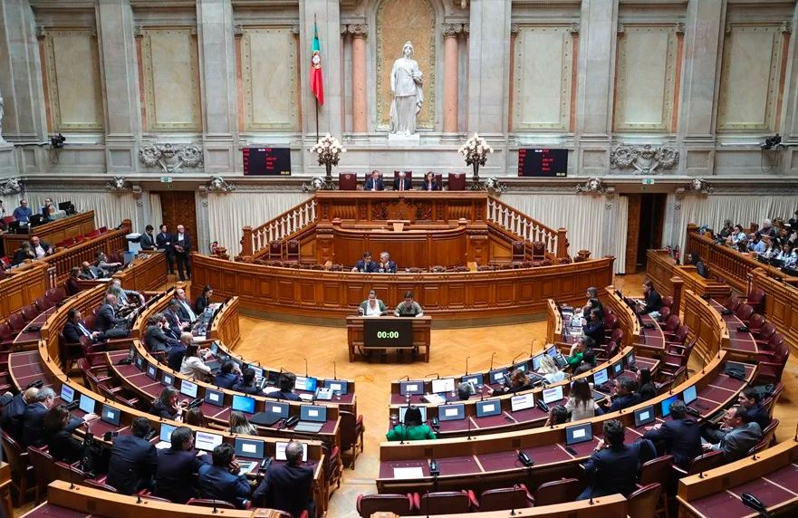 Duro golpe a migrantes en Portugal: Parlamento endurece la ley para obtener la nacionalidad