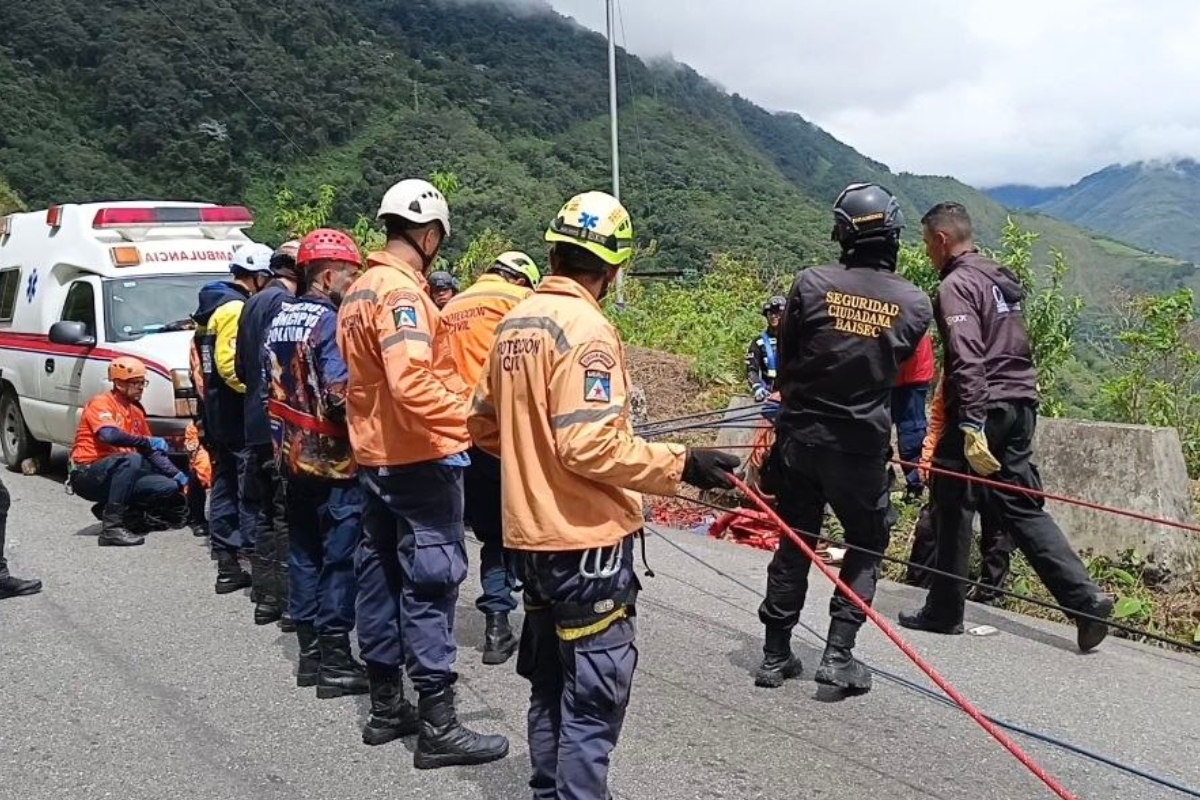 Finalizaron labores de rescate: Trágico accidente en la vía Barinas-Mérida dejó saldo de 12 fallecidos y tres sobrevivientes