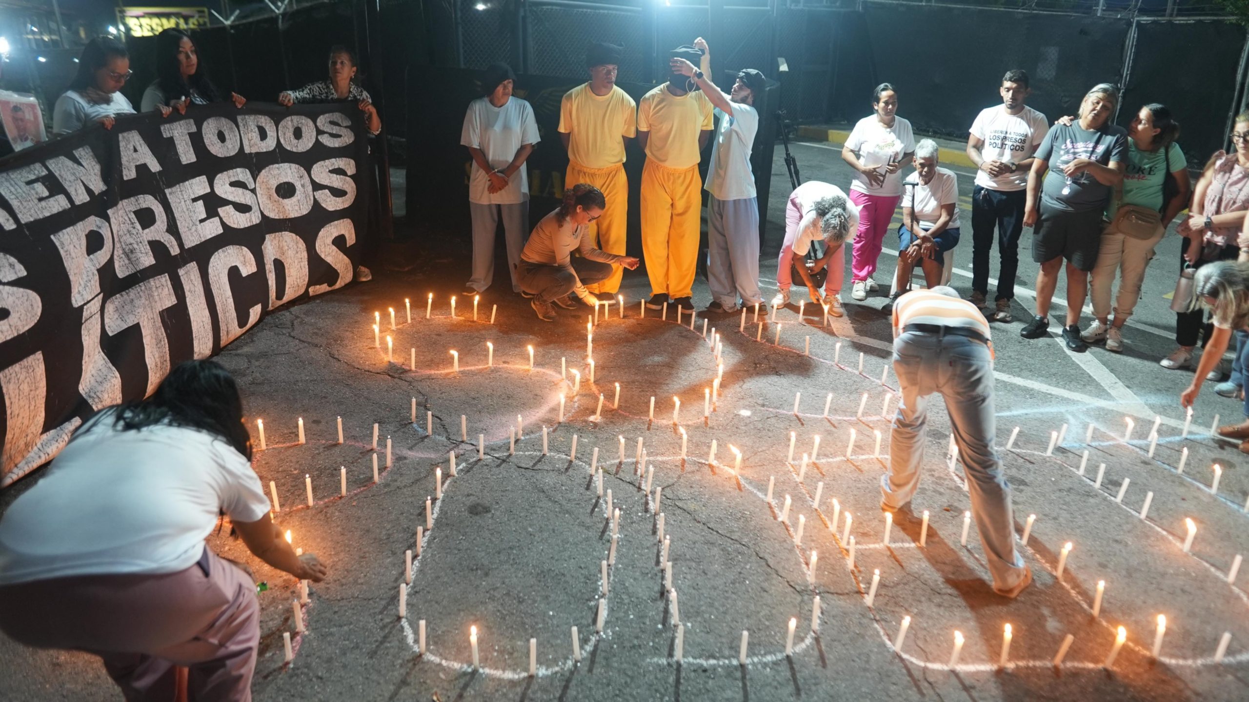 Drones vigilan a familias que llevan más de 90 días en El Rodeo I exigiendo libertad de presos políticos (VIDEO)