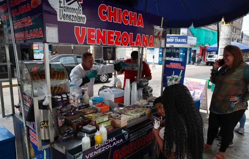 Sin estabilidad para vivir: El 88,6% de los venezolanos en Perú trabaja en condición de informalidad