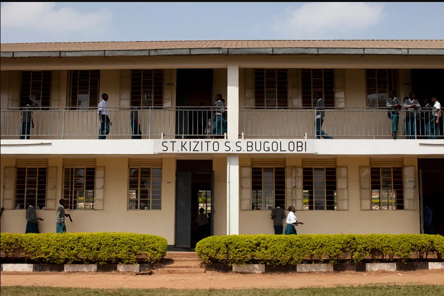 Horror en Uganda: mató a puñaladas a cuatro niños en un colegio y vecinos intentaron lincharlo