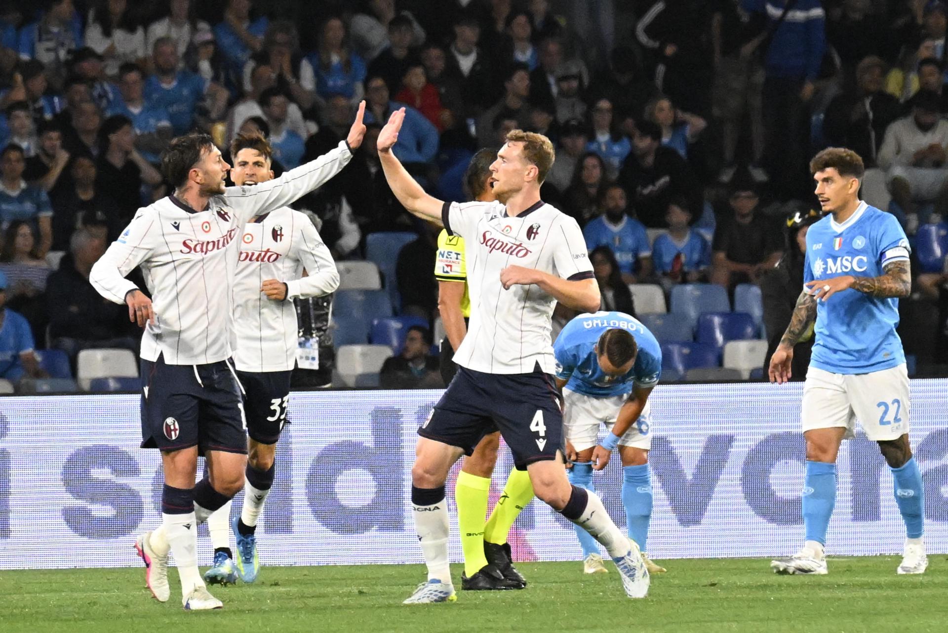 Bolonia sorprendió al Napoli en el descuento y dejó abierta la pelea por los puestos de Champions