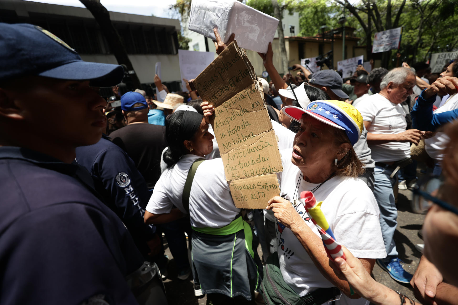 La consigna que resonó en los oídos de los funcionarios de la PNB en Caracas este #1May (VIDEO)