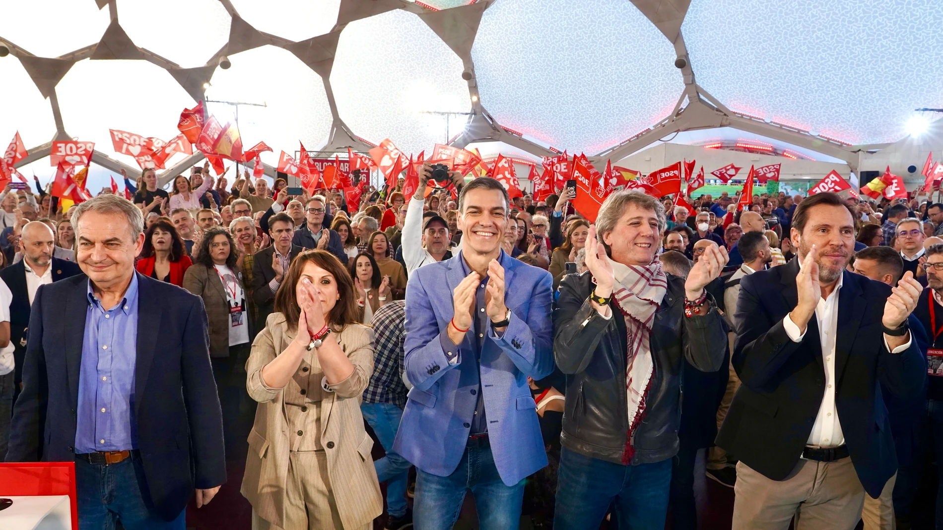El Psoe agita la teoría de la conspiración tras la investigación judicial a Zapatero