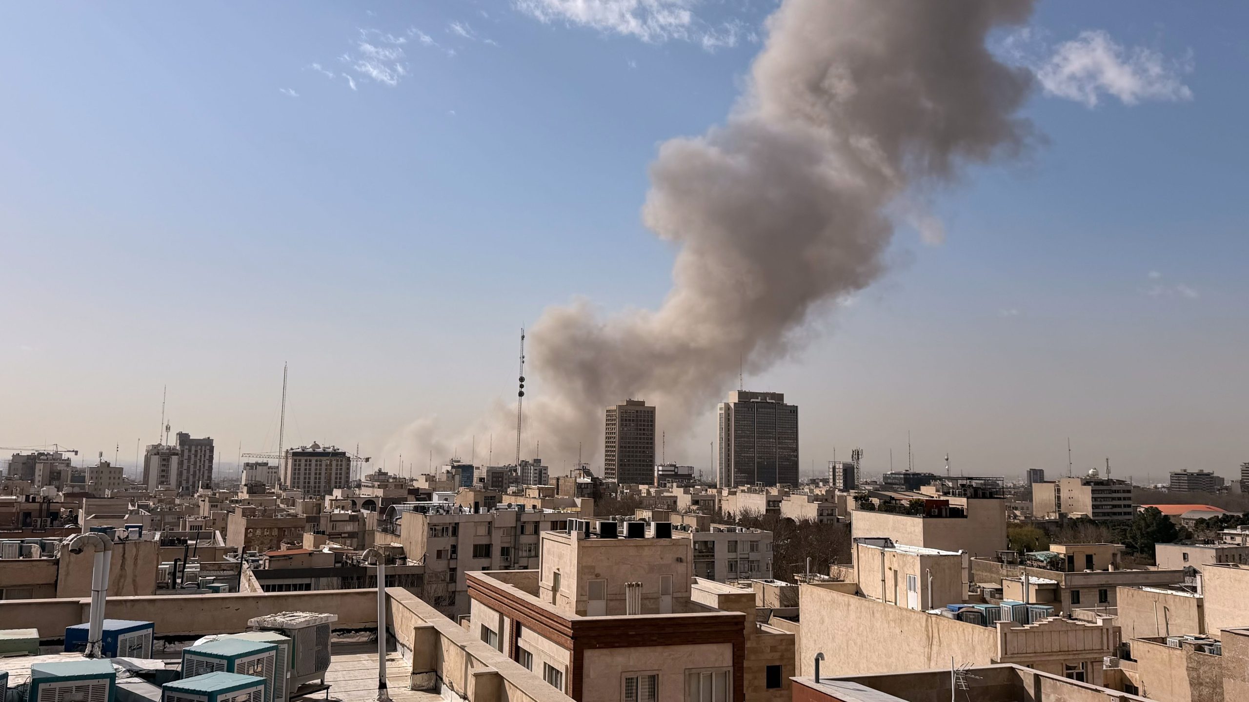 EEUU acusa a Irán de "escandalosa violación" del alto el fuego al atacar Kuwait