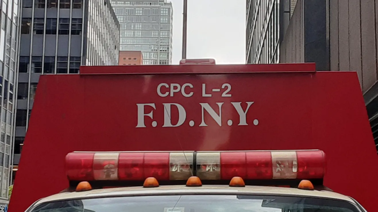 Dos jóvenes latinas fallecieron al incendiarse edificio que visitaban en Nueva York
