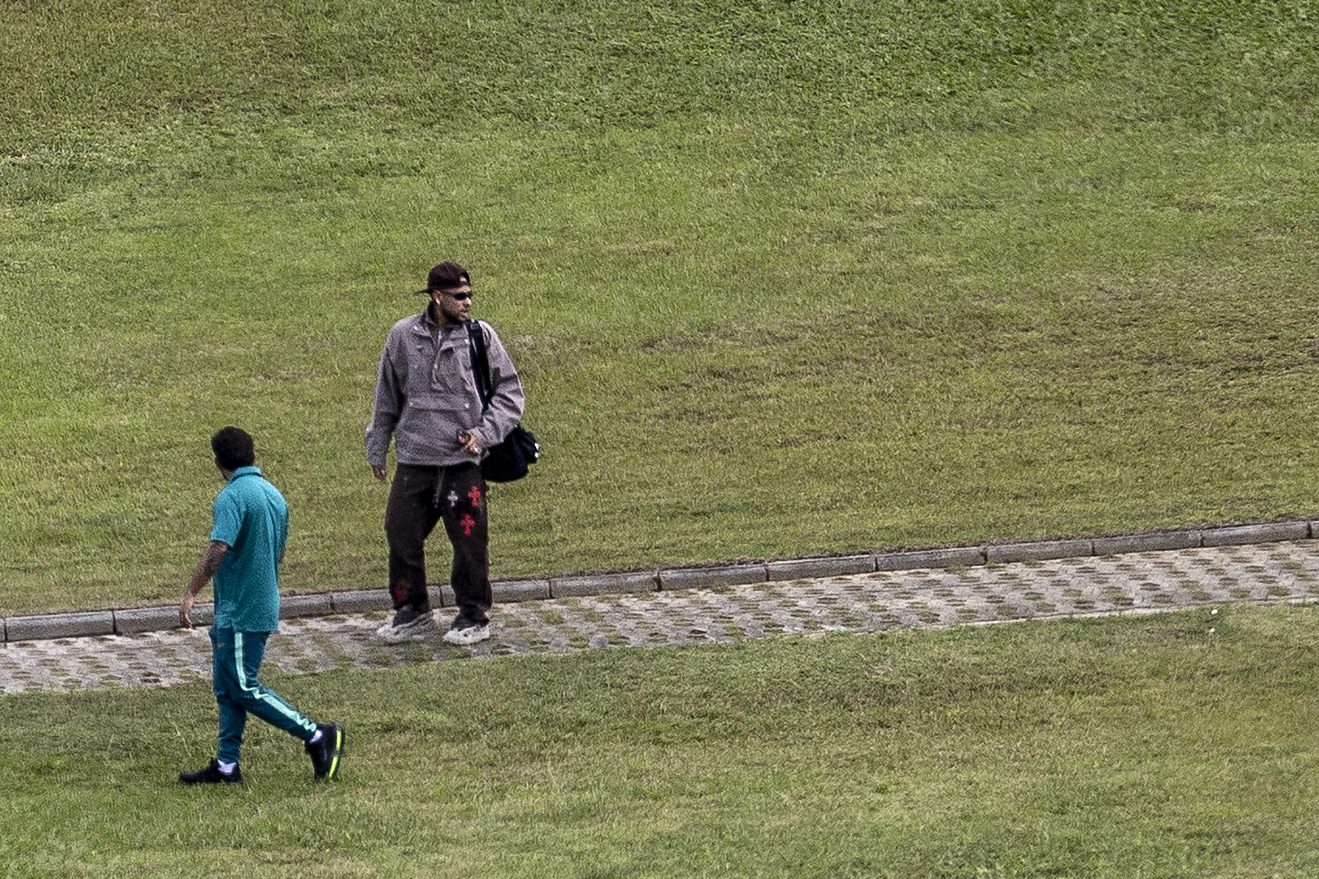 ¿Llegará al Mundial? Neymar se perdió primer entrenamiento de Brasil por exámenes en una clínica