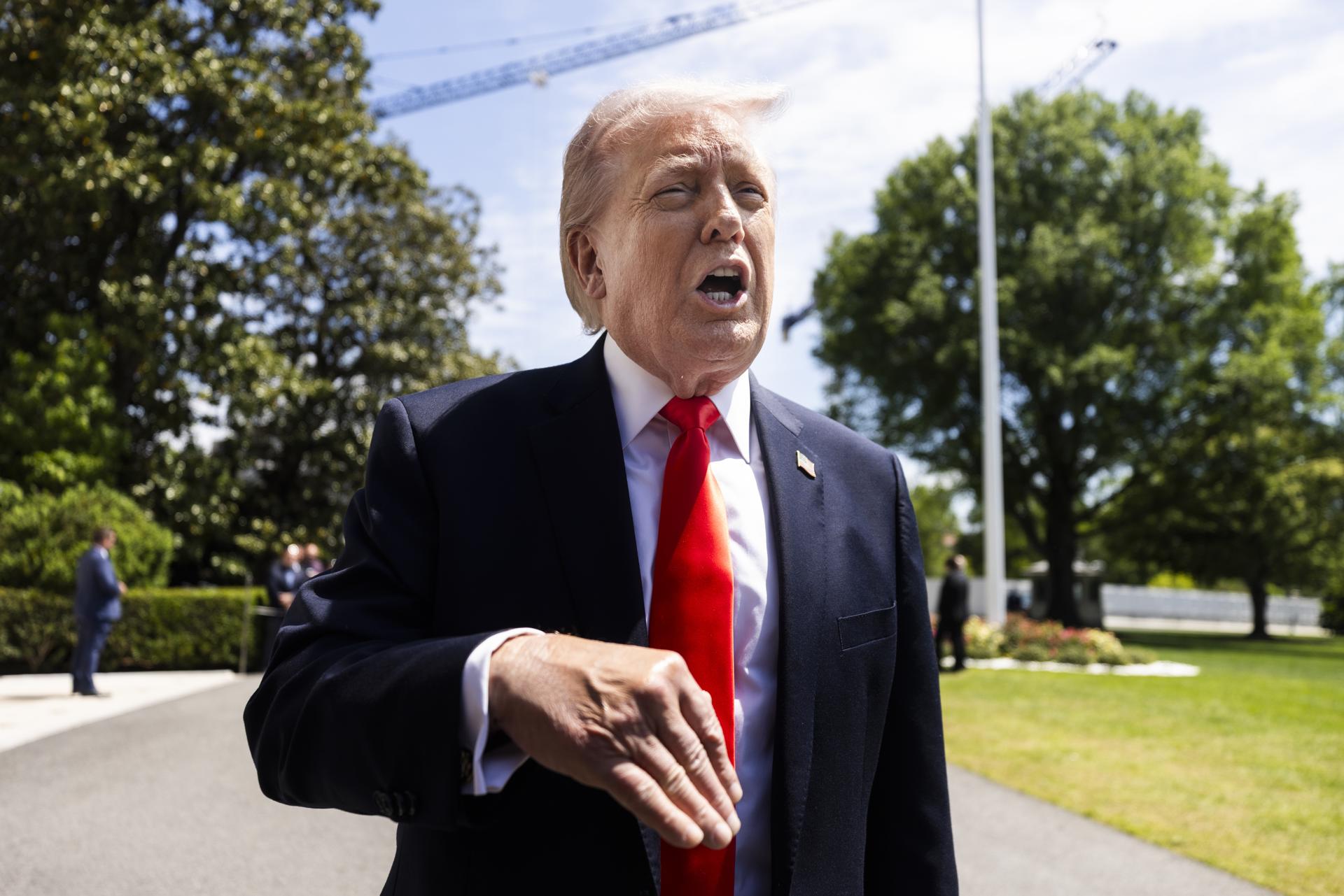 Trump intensificó el cerco al régimen cubano con sanciones totales y veto migratorio a EEUU