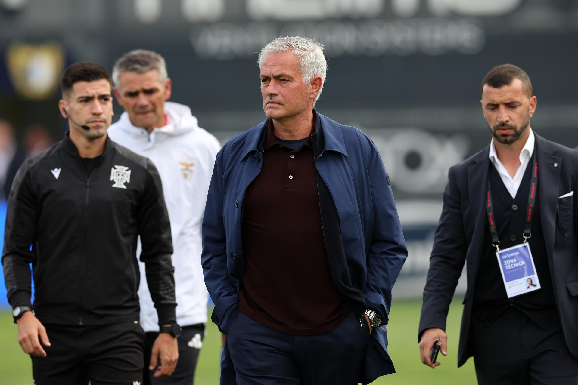 Mourinho dijo que no tiene contacto con Real Madrid pero dejó la 