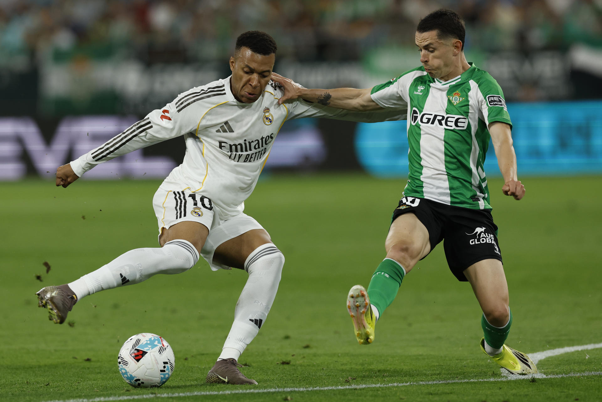 Mbappé desató polémica en el Real Madrid por irse de vacaciones después de su lesión